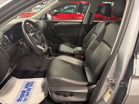 Used 2023 Volkswagen Tiguan SE image 8