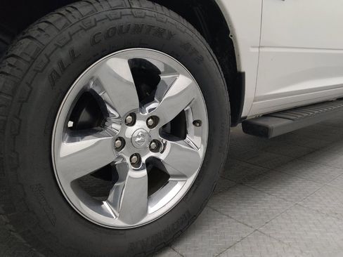Used 2019 RAM 1500 Big Horn RWD image 31