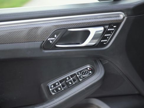 Used 2015 Porsche Macan S AWD/4WD image 47