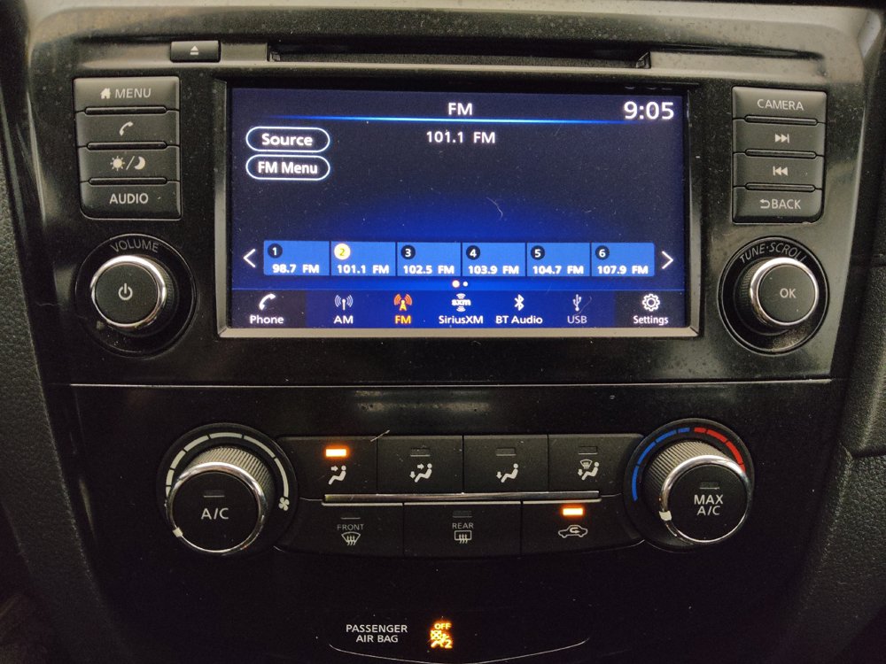 Used 2018 Nissan Rogue S AWD/4WD image 25
