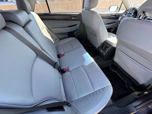 Used 2018 Subaru Outback 2.5i Limited image 10