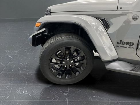 Used 2022 Jeep Gladiator Overland image 39
