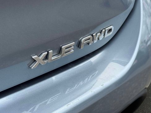 Used 2022 Toyota Highlander XLE image 7