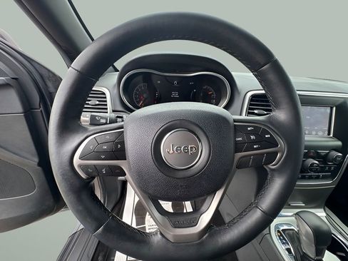 Used 2018 Jeep Grand Cherokee Laredo image 19