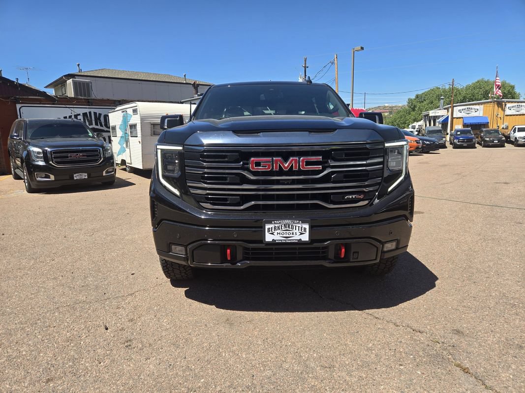 Used 2024 GMC Sierra 1500 AT4 w/ AT4 Premium Package AWD/4WD image 3