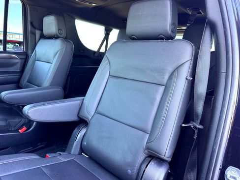 Used 2022 Chevrolet Suburban Z71 w/ Z71 Off-Road Package image 19