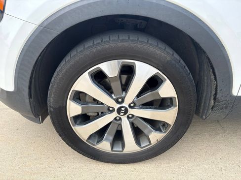 Used 2020 Kia Telluride S FWD image 4