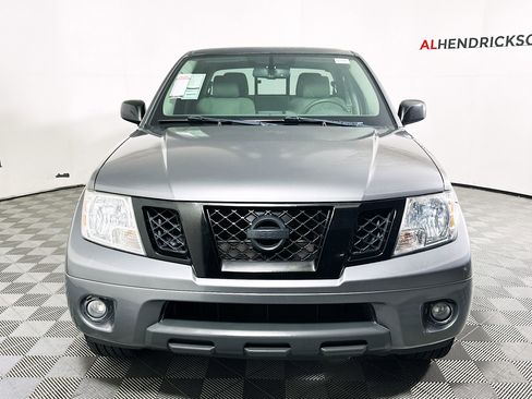Used 2020 Nissan Frontier SV w/ Midnight Edition Floor Mats image 8