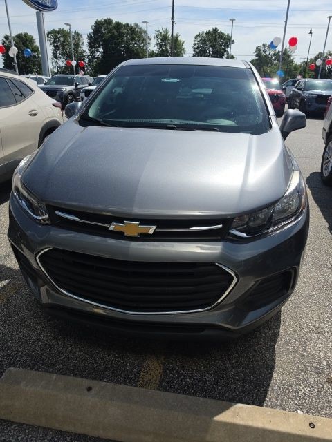 Used 2020 Chevrolet Trax LS FWD image 1