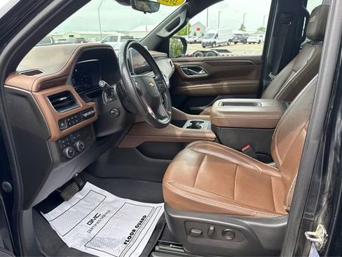 Used 2023 Chevrolet Suburban High Country AWD/4WD image 9