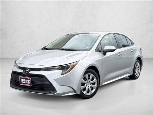 Used 2023 Toyota Corolla LE image 1