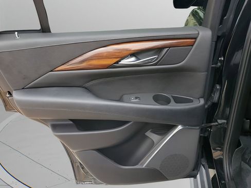 Used 2017 Cadillac Escalade Luxury image 17