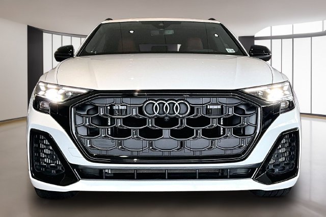 Used 2026 Audi SQ8 Prestige AWD/4WD image 2