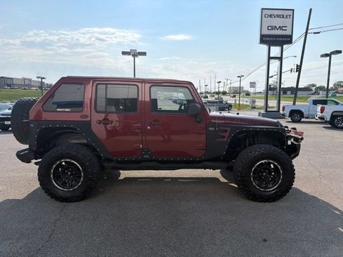 Used 2007 Jeep Wrangler Unlimited Sahara w/ Trailer Tow Group AWD/4WD image 13