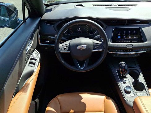 Certified 2023 Cadillac XT4 Premium Luxury AWD/4WD image 11