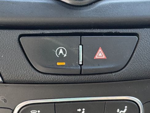 Used 2022 Chevrolet Equinox LT FWD image 33