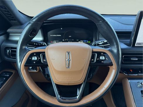 Used 2021 Lincoln Aviator Black Label Grand Touring w/ Class IV Trailer Tow Package image 16