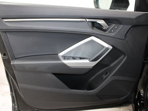 Used 2025 Audi Q3 2.0T Premium AWD/4WD image 19