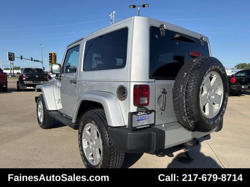 Used 2012 Jeep Wrangler Sahara w/ Dual Top Group image 13
