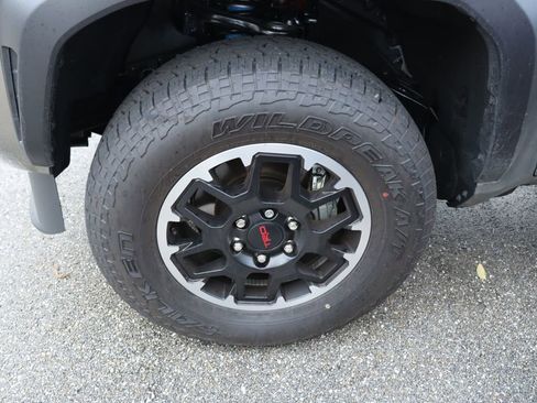 Used 2024 Toyota Tacoma TRD Off-Road image 4