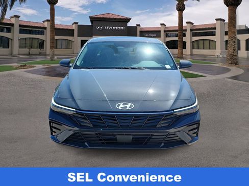 Certified 2025 Hyundai Elantra SEL FWD image 3