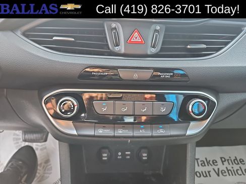 Used 2019 Hyundai Elantra GT FWD image 17