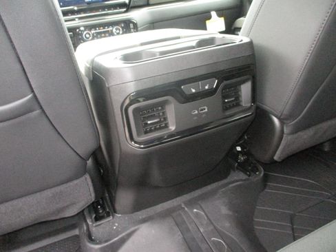 New 2026 Chevrolet Silverado 2500 ZR2 image 14