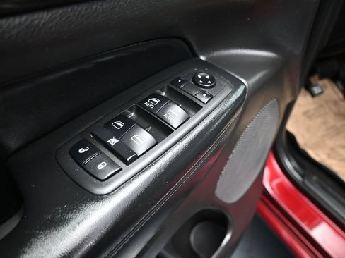 Used 2021 Jeep Grand Cherokee Laredo X AWD/4WD image 11