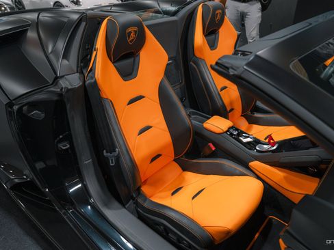 Used 2020 Lamborghini Huracan EVO AWD/4WD image 10