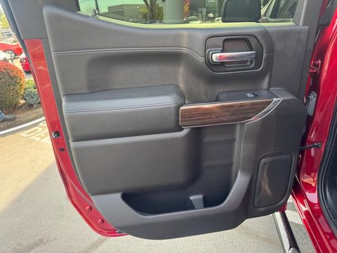 Used 2020 Chevrolet Silverado 1500 LT Trail Boss image 15