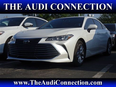 Used 2021 Toyota Avalon XLE w/ Moonroof Package FWD image 1