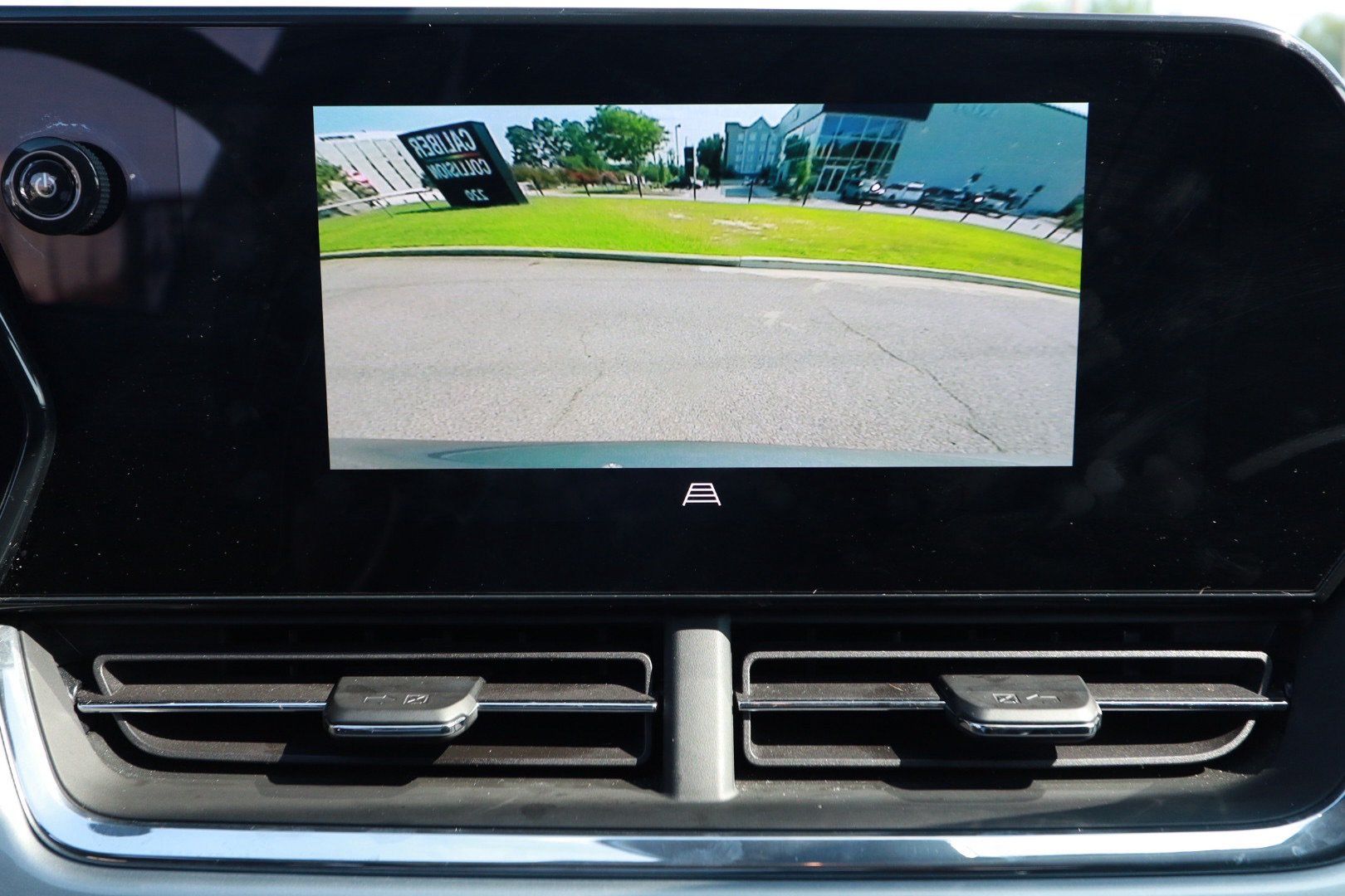 Used 2025 Chevrolet Trax LT w/ LT Convenience Package FWD image 15