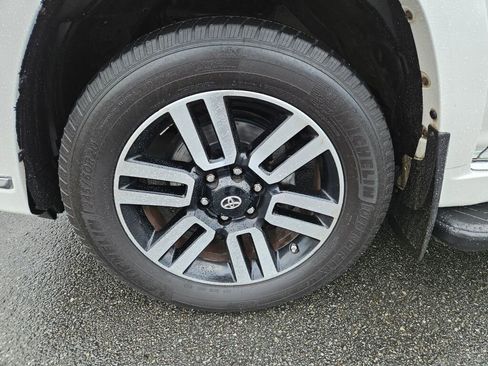 Used 2015 Toyota 4Runner Limited image 8