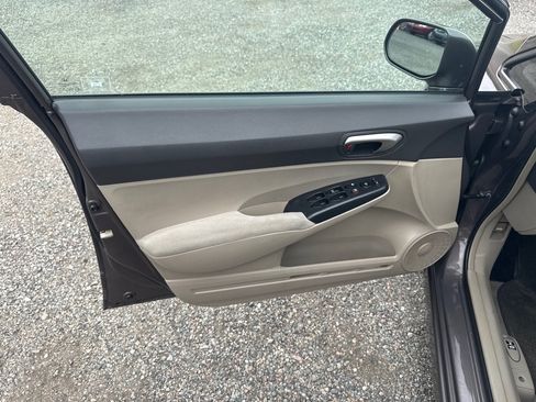 Used 2011 Honda Civic LX image 25