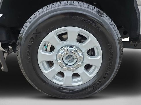 Used 2023 Ford F250 XLT AWD/4WD image 11