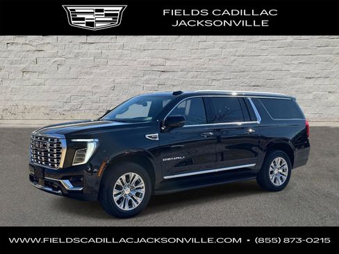 Used 2025 GMC Yukon XL Denali image 1
