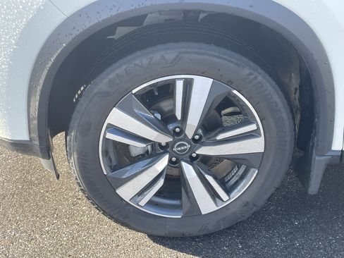 Used 2023 Nissan Rogue SL image 11