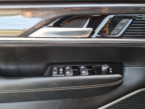 Certified 2023 Jeep Wagoneer 4WD w/ Premium Group I image 11