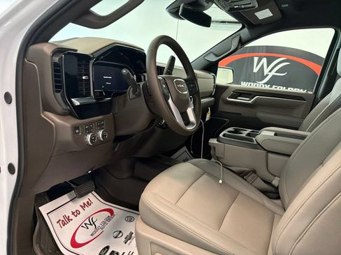 New 2026 GMC Sierra 1500 SLT AWD/4WD image 9