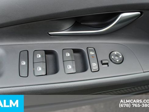 Used 2025 Hyundai Elantra Sport image 35