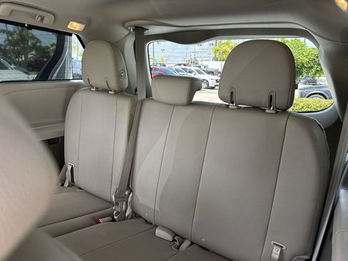 Used 2020 Toyota Sienna XLE w/ XLE Navigation Package FWD image 36
