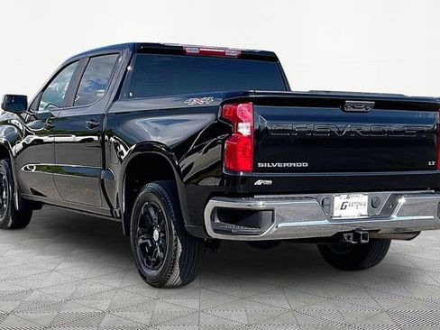 Used 2022 Chevrolet Silverado 1500 LT AWD/4WD image 4
