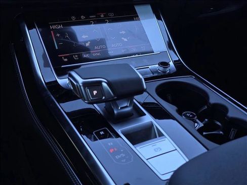 New 2026 Audi Q8 Premium Plus image 22