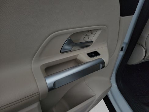 Certified 2023 Mercedes-Benz GLB 250 image 8