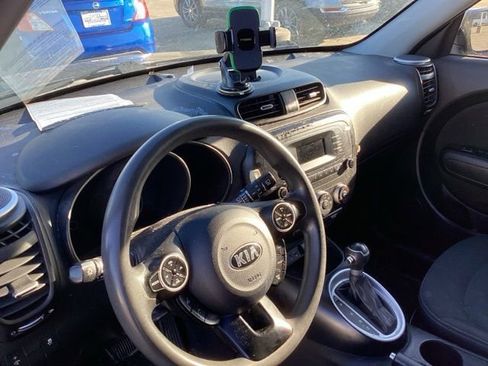 Used 2016 Kia Soul FWD image 24