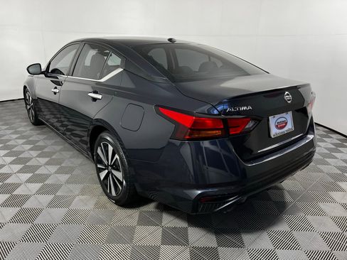 Used 2022 Nissan Altima 2.5 SV w/ SV Premium Package FWD image 7