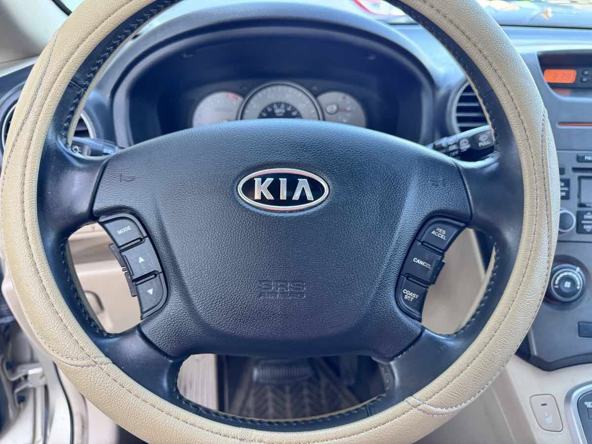 Used 2007 Kia Rondo EX w/ Premium Pkg FWD image 38