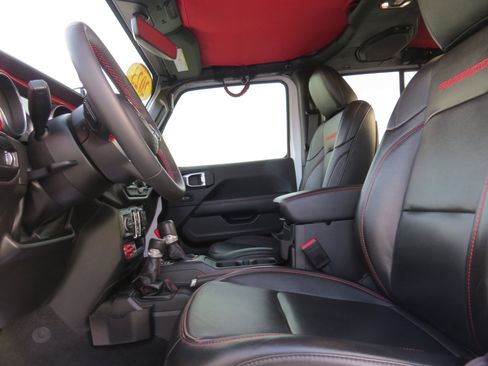 Used 2023 Jeep Gladiator Rubicon w/ LED Lighting Group image 18