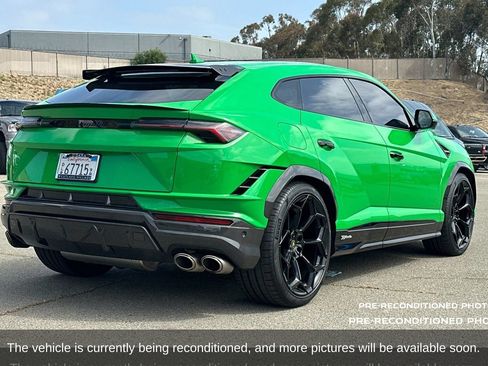 Used 2024 Lamborghini Urus Performante AWD/4WD image 7