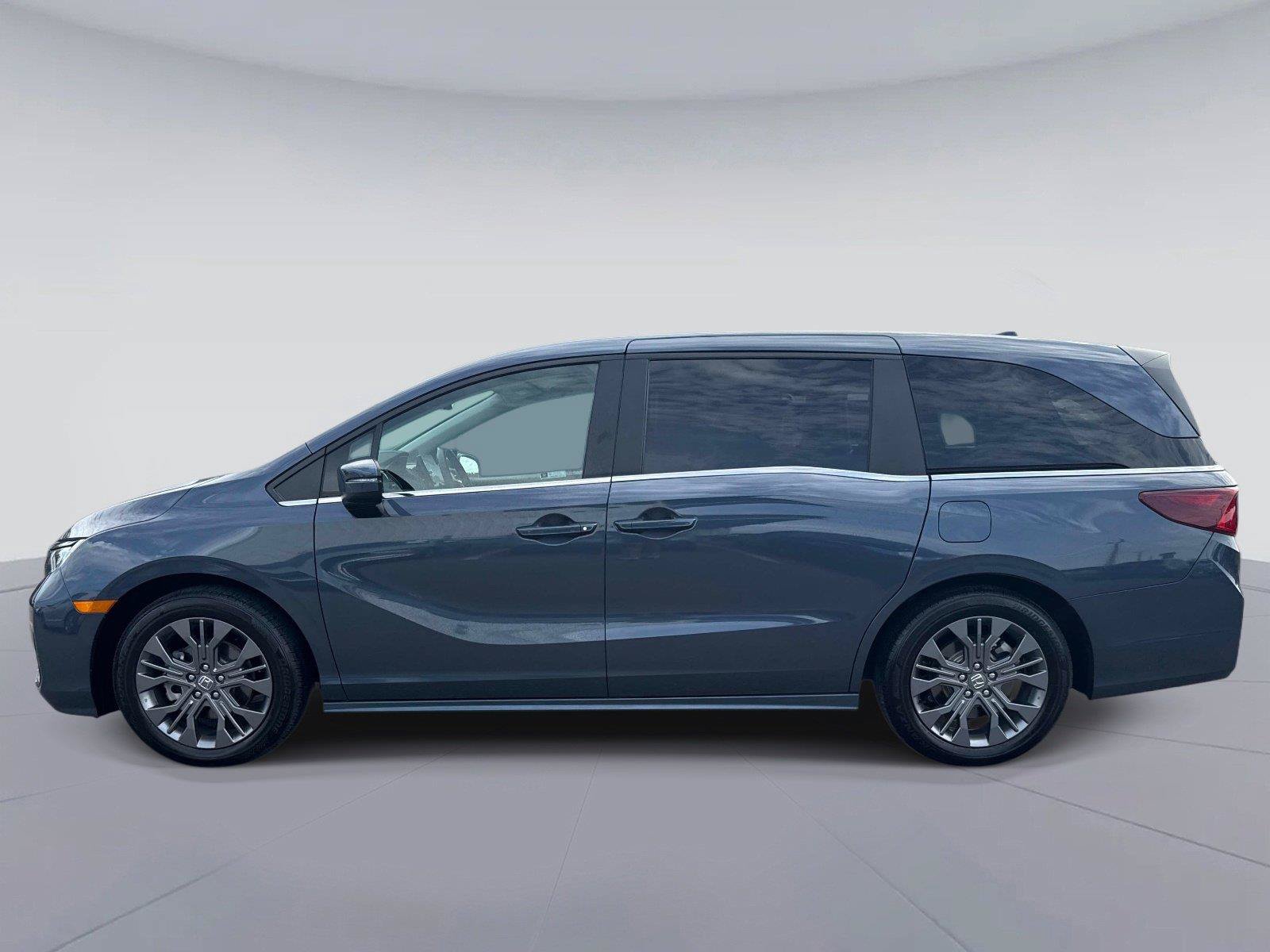 Certified 2026 Honda Odyssey Touring image 7